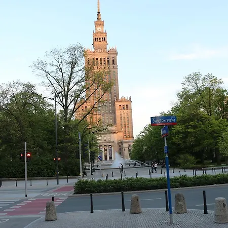 Center - Atelier Apartament *