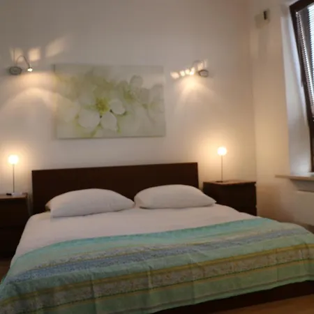 Center - Atelier 公寓 *